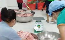 Làm rõ vụ thịt heo không tươi vào trường tiểu học ở TP.HCM