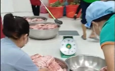Làm rõ vụ thịt heo không tươi vào trường tiểu học ở TP.HCM
