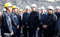 Tổng Bí thư Tô Lâm cùng Thủ tướng Phạm Minh Chính thăm công nhân ngành than