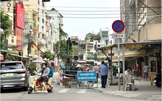 Đào đường đừng kéo dài tiến độ, xin nhớ những cửa hàng im lìm đóng cửa của người dân