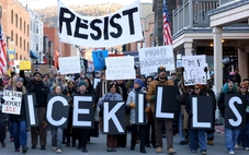 Biểu tình phản đối ICE bùng nổ tại Sundance sau vụ bắn chết y tá Alex Pretti