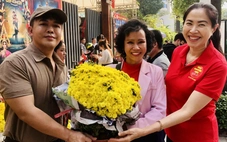 Gala nhạc Việt ‘giải cứu’ hơn 1.000 chậu cúc mâm xôi, sẻ chia cùng nông dân miền Tây