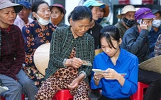 Chuyến xe mùa xuân: Chở giấc mơ sum họp ngày Tết