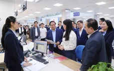 Thủ tướng thăm Trung tâm Phục vụ hành chính công tỉnh Quảng Ninh