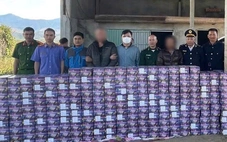 Bắt xe bán tải chở hơn 2 tấn pháo lậu ở xã biên giới giáp Lào