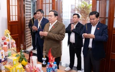 Chủ tịch Quốc hội Trần Thanh Mẫn dâng hương tưởng nhớ cố Tổng Bí thư Nguyễn Phú Trọng