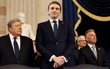 Một người Nga sắp bị kết án vì đánh bạn của con út ông Trump