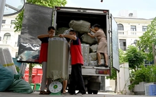 Sôi động dịch vụ giao hàng Tết