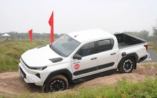 Chi tiết Toyota Hilux 2026 ra mắt Việt Nam: Giá từ 632 triệu, nội thất gợi nhớ Prado, có ADAS