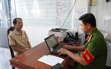 Cha cùng con trai đi đánh ghen, một người đàn ông bị đâm tử vong