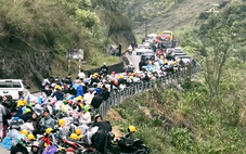 Vượt lạnh, du khách nườm nượp đến Hà Giang