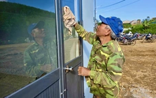 Xóm 'đất nuốt nhà' vui mừng về nhà mới cận Tết Nguyên đán