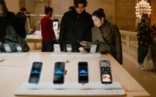 Apple đạt doanh thu kỷ lục gần 144 tỉ USD, bùng nổ ở thị trường Trung Quốc