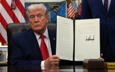 Ông Trump đe dọa áp thuế các quốc gia bán dầu cho Cuba