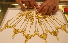 Sáng nay giá vàng trong nước giảm 5,1 triệu đồng/lượng