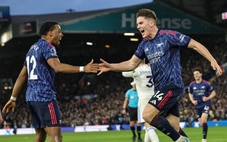 Arsenal trở lại mạch thắng, bỏ xa Man City 7 điểm