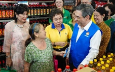 Đi siêu thị miễn phí, thi gói bánh chưng ở ngày hội 'Xuân đoàn kết - Tết nghĩa tình'