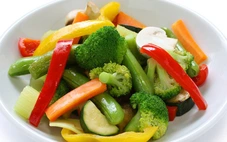 Năm lưu ý quan trọng trong các bữa ăn bên cạnh lượng calo