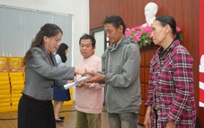 Trao hơn 1.000 suất quà 'Xuân yêu thương' cho các gia đình khó khăn ở Đà Nẵng