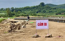 Vụ sập bờ kè làm 4 người chết: Bờ kè bị lũ gây hư hỏng, đã khảo sát nhưng chưa kịp sửa chữa