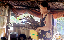 Về nhà thôi, mẹ nhớ bếp cà ràng và cái cự củi lắm út ơi!