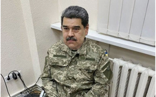 Ảnh Tổng thống Venezuela bị bắt, đeo còng tay, mặc đồ rằn ri là sản phẩm photoshop