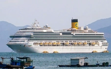 Tàu du lịch quốc tế ' xông biển' Nha Trang