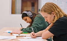 Thêm nhiều quốc gia dừng thi IELTS trên giấy