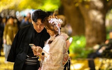 Các công ty Nhật hóa ‘ông tơ bà nguyệt’, mở ứng dụng hẹn hò cho nhân viên