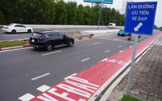 Làn xe đạp trên đường Mai Chí Thọ: 'Ưu tiên' hay 'dành riêng'?