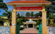 Trường xảy ra 40 học sinh bị ngộ độc có lãnh đạo mới sau khi cách chức hiệu trưởng và hiệu phó