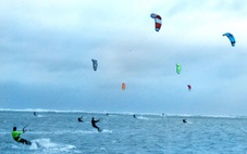 200 vận động viên tranh tài tại giải lướt ván diều Mỹ Hòa - Khánh Hòa 2026