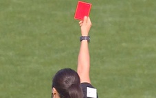 U23 Thái Lan - U23 Úc (hiệp 1) 1-0: Vừa ghi bàn, Thái Lan lại mất người