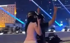 Tịch thu xe SH của nam thanh niên buông hai tay lái xe trên cầu Ba Son