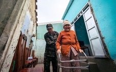 Thủ tướng: Hỗ trợ ti vi, tủ lạnh cho gia đình khó khăn, giúp hộ vùng lũ thêm 5-10 triệu đồng