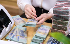 Ngân hàng ưu ái người gửi online, lãi suất cao hơn gửi tại quầy