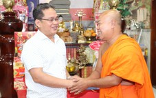 Lãnh đạo Mặt trận Tổ quốc TP.HCM thăm các chùa Khmer dịp lễ Sen Dolta