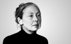 Tác gia Nobel Văn chương Anne Carson: Người soạn bản hòa ca của nỗi khát khao