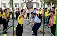 Đem hương xuân đến với chiến sĩ hải quân