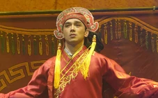 Thuận Nguyễn nhận tin bà mất vẫn phải gạt nước mắt bước lên sân khấu