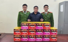 Tài xế lái xe container mang pháo lậu ra quốc lộ bán