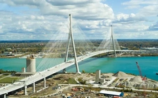 Ông Trump dọa cấm khánh thành cầu nối Mỹ với Canada