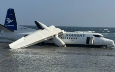 Máy bay gãy cánh, lao xuống bờ biển, may mắn không có thương vong