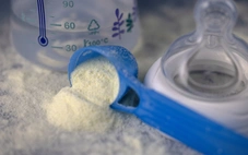 Trung Quốc yêu cầu các nhà sản xuất sữa công thức xét nghiệm độc tố