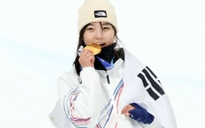 Gặp chấn thương nặng, nữ sinh 17 tuổi lội ngược dòng giành HCV Olympic