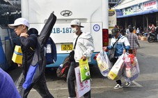 Chen chúc đón xe về quê ăn Tết, 'mệt thì có mệt, nhưng vui nhiều hơn, không đâu bằng nhà mình'