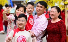 Chính phủ: Khuyến khích các cặp vợ chồng sinh đủ 2 con, phụ nữ sinh đủ 2 con trước 35