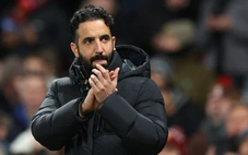 Sai lầm biến cựu HLV Man United thành cầu thủ của Genoa