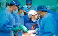 Nhiều nhân viên y tế đang trên đường về quê quay lại bệnh viện thực hiện thành công 4 ca ghép tạng