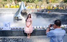 Mùng 1 Tết, người dân nô nức check-in tại các công viên mới ở TP.HCM